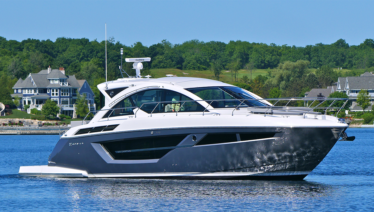 Flybridge Cruiser